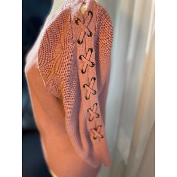 Soho Size XS Women's Pink Crewneck Sweater - Picture 2 of 5